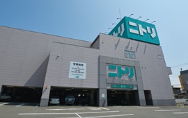 ニトリ 岸和田店　徒歩7分