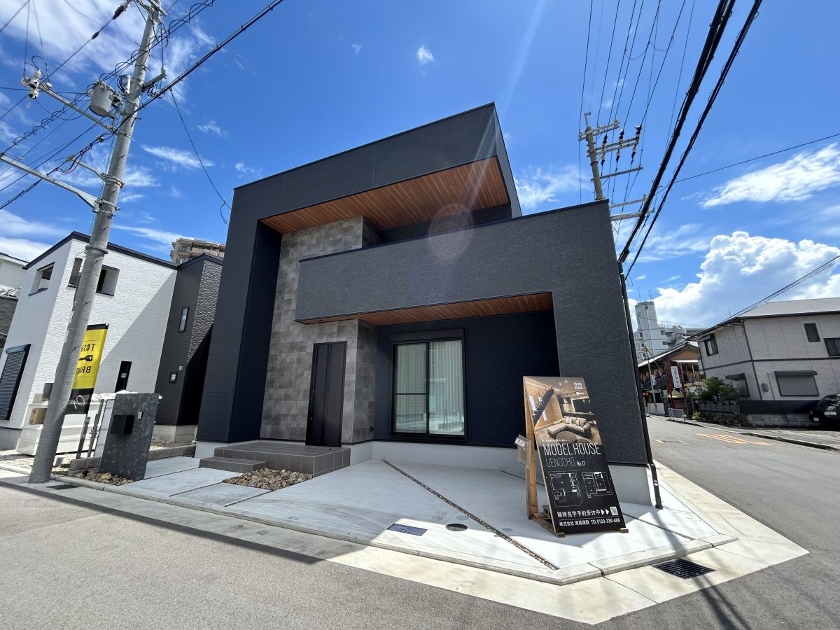 【泉大津市上之町】ホテルのような洗練されたラグジュアリーな空間を感じられる家